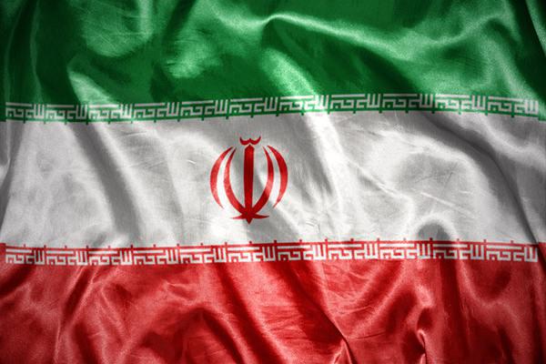 إيران واثنين من أجنحته التالفة