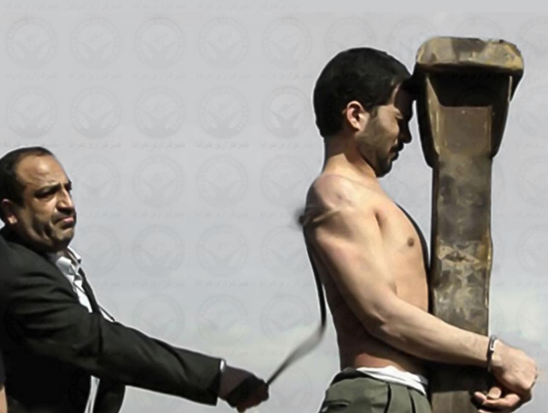 حكم عباس Akhoundi إلى ستين جلدة وبالسجن ثلاثة أشهر
