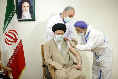 رئيس المجلس الطبي يلوم حظر لقاح خامنئي لأزمة إيران Covid
