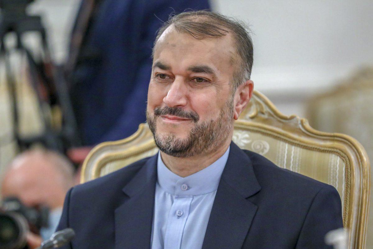 إيران مستعدة لبناء اثنين من محطات توليد الطاقة في لبنان
