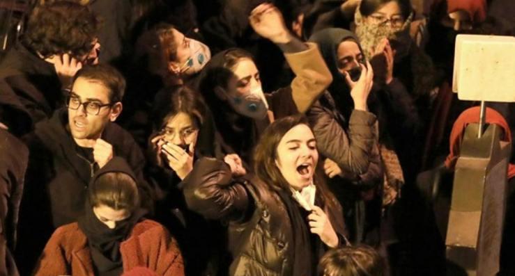 المدرسون الإيرانيين يرتفعون لتحسين شروطهم