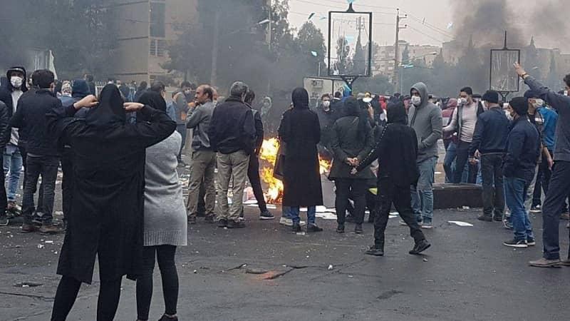 حكومة إيران تصطف ضد الشعب خوفا من الثورة