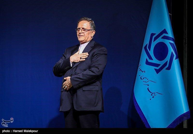 وقال المشرع إيران إن قائد بنك الروحاني المركزي باع 62 طنا من الذهب