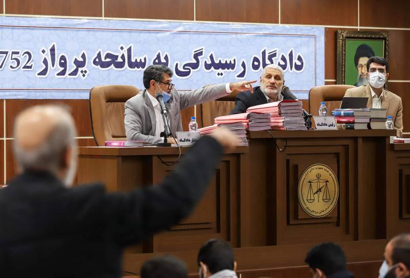 يجب أن تأتي إيران نظيفة على إضراب الخطوط الجوية الأوكرانية
