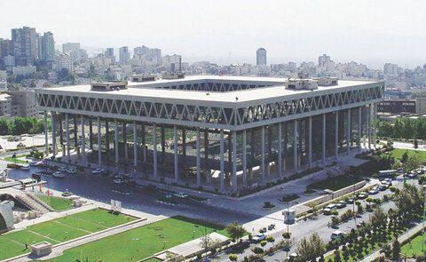 يطلق رئيس التلفزيون الحكومي الإيراني مدراء رئيسيين لتشديد قبضته على الأخبار