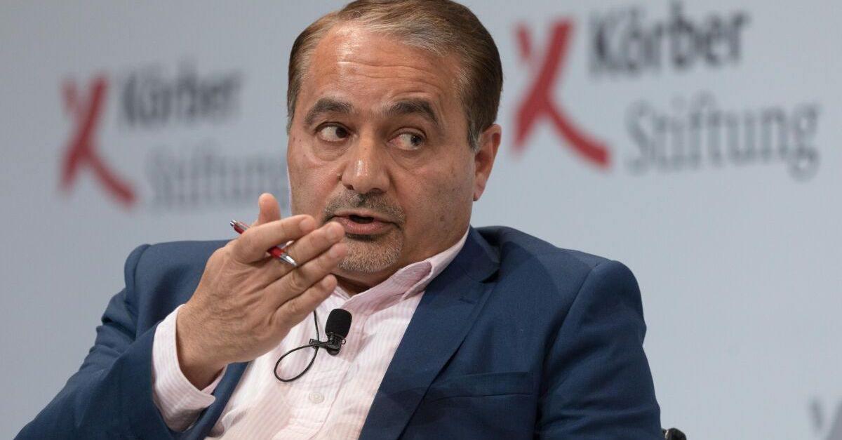 أحكام محكمة إيران موسويان برينستون في حالة الفساد
