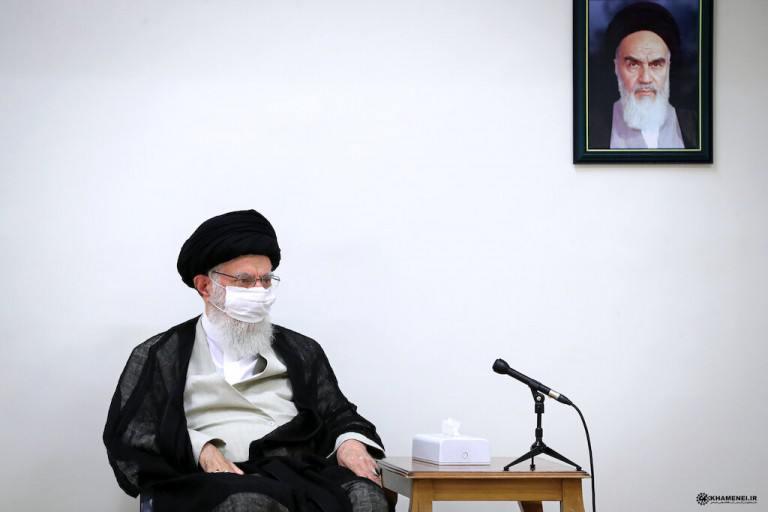 ويتهم خامنئي المفاوضين النوويين السابقين بعدم مراعاة نصيحته