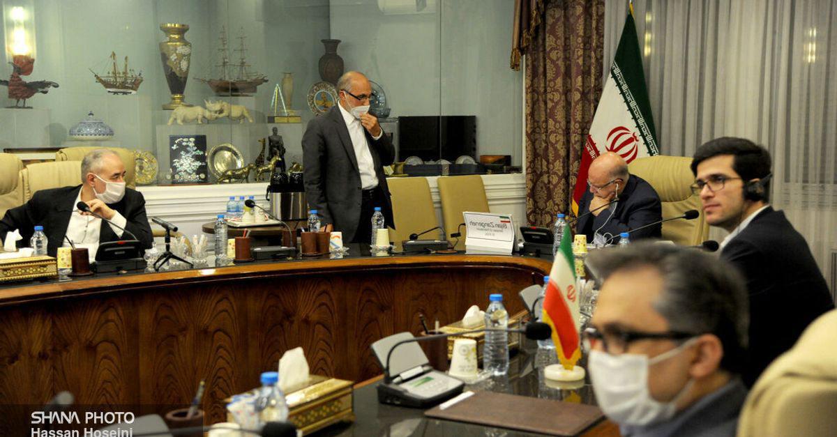 IRGC يحظر مسؤولي النفط السابقين من ترك إيران