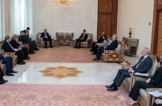 التقى وزير الخارجية الإيراني مع رئيس حزب الله نصر الله في زيارة إلى بيروت