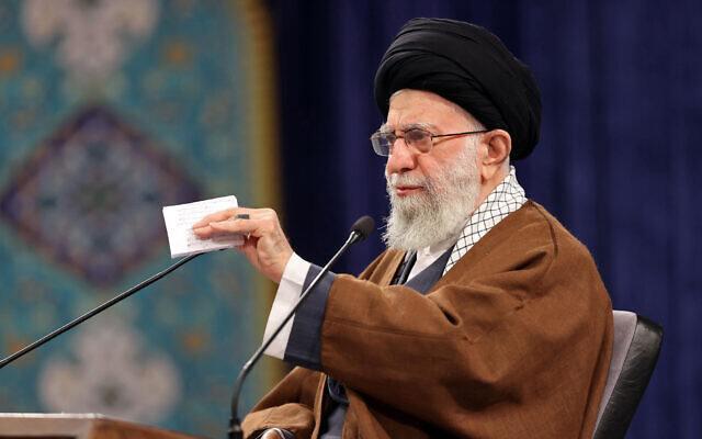 خامنئي: لن تتخلى إيران عن “القوة الدفاعية والوجود الإقليمي والتقدم النووي”