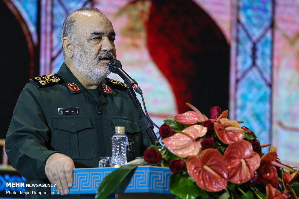 رئيس IRGC الإيراني يهدد الولايات المتحدة مع الصواريخ والانتقام