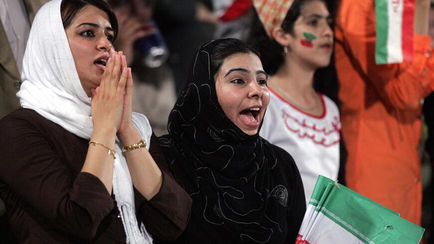النقاش حول وصول المرأة الإيرانية إلى ألعاب كرة القدم يشبه مرة أخرى