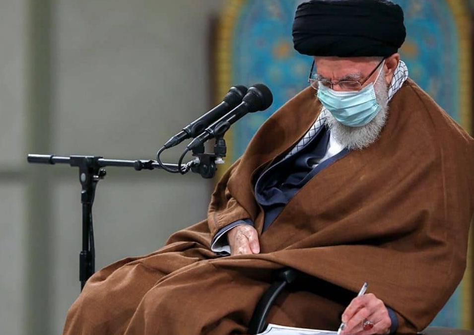كشف خطاب خامنني خوفه من المخاطر المحلية والدولية أمامنا