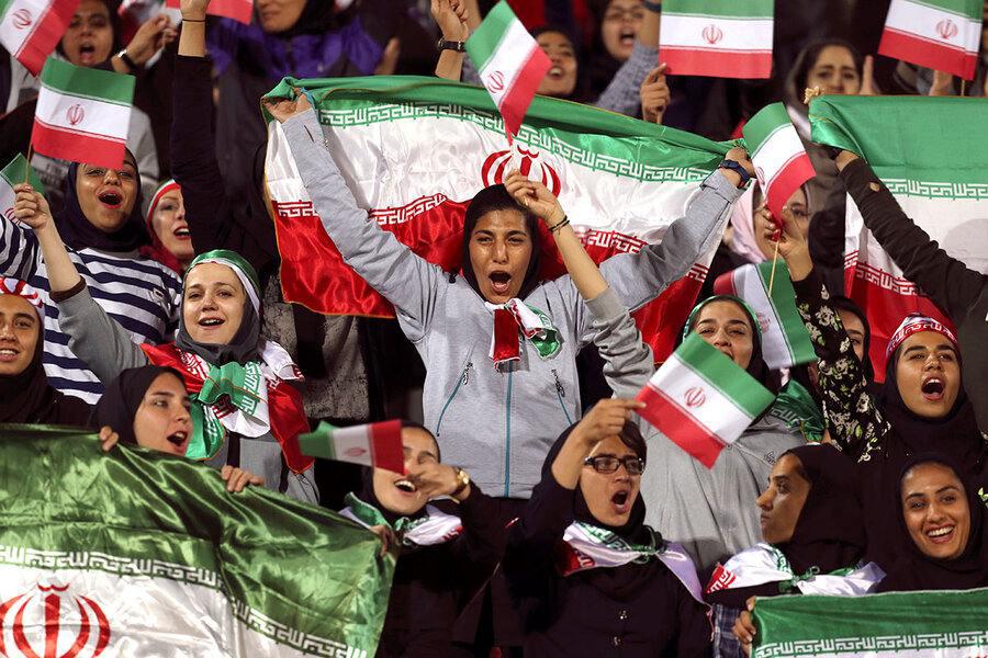 منتقديين في إيران إلقاء اللوم على “المافيا” الخفية للحظر على واردات السيارات