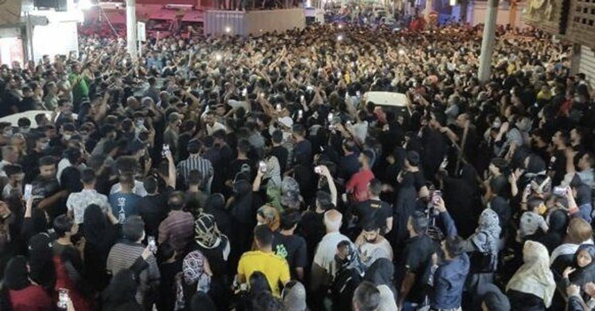 تستمر الاحتجاجات في إيران على الرغم من الوجود الأمني الشديد والاعتقالات