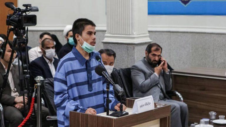 إيران تنفذ الرجل المدان بقتل اثنين من رجال الدين في أبريل