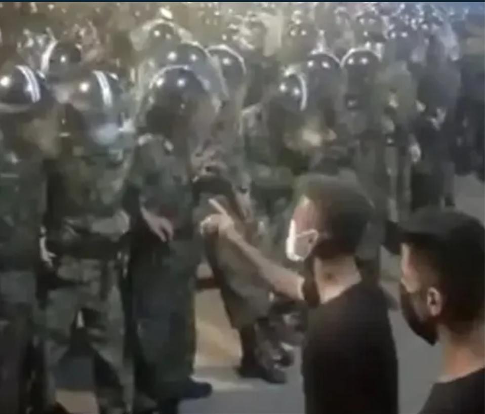 تحث مجموعة الحقوق الصحفية إيران على وقف الاحتجاز التعسفي للمجلات
