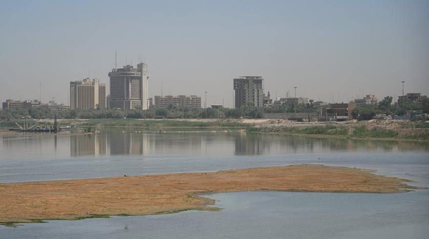 هددت محطة التلفزيون الحكومية العراقية بانتقاد خامناي وإيران سليماني