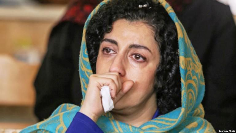 يحصل الصحفي على الحقوق الإيرانية على تهديدات بالقتل في السجن