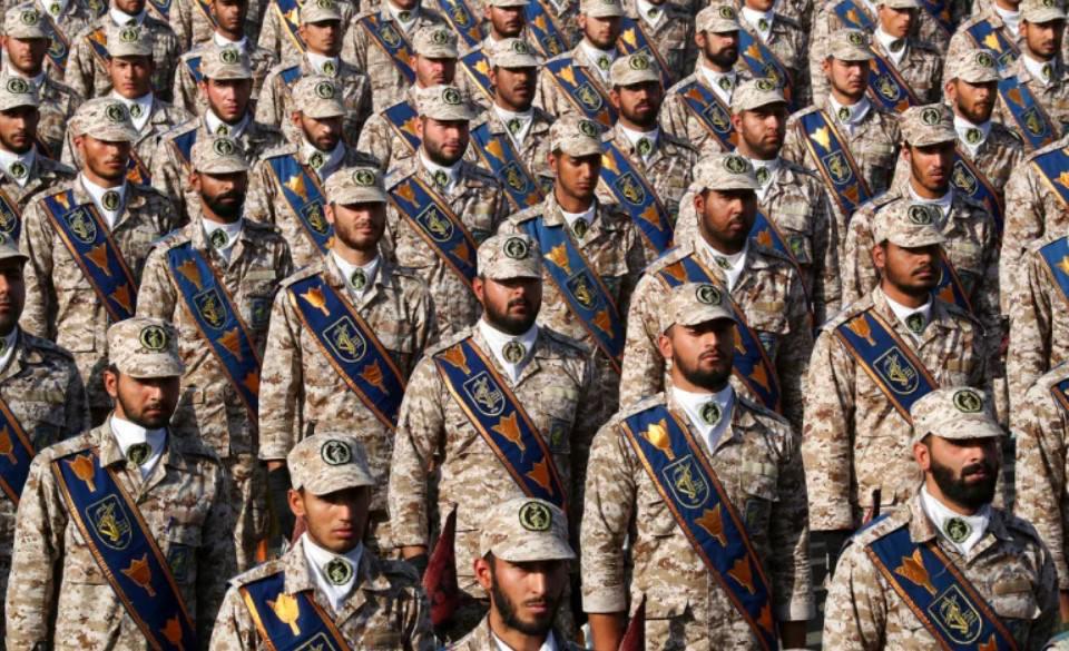 يعلن حراس إيران عن ضابطين من الطيران “استشهدوا” في الخدمة