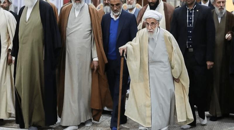 أعيد رجل الدين البالغ من العمر 95 عامًا ، جانيتي ، رئيسًا لمجلس الوصي القوي