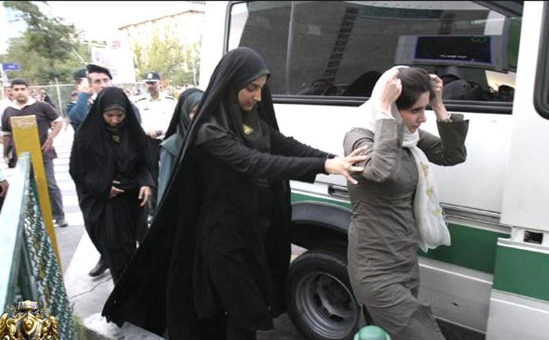 نظام طهران يزيد الضغط لفرض الحجاب الإلزامي على النساء